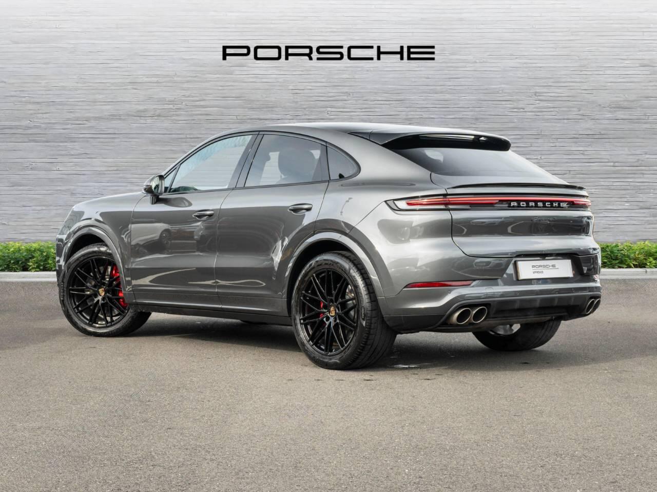 Porsche Cayenne view 3