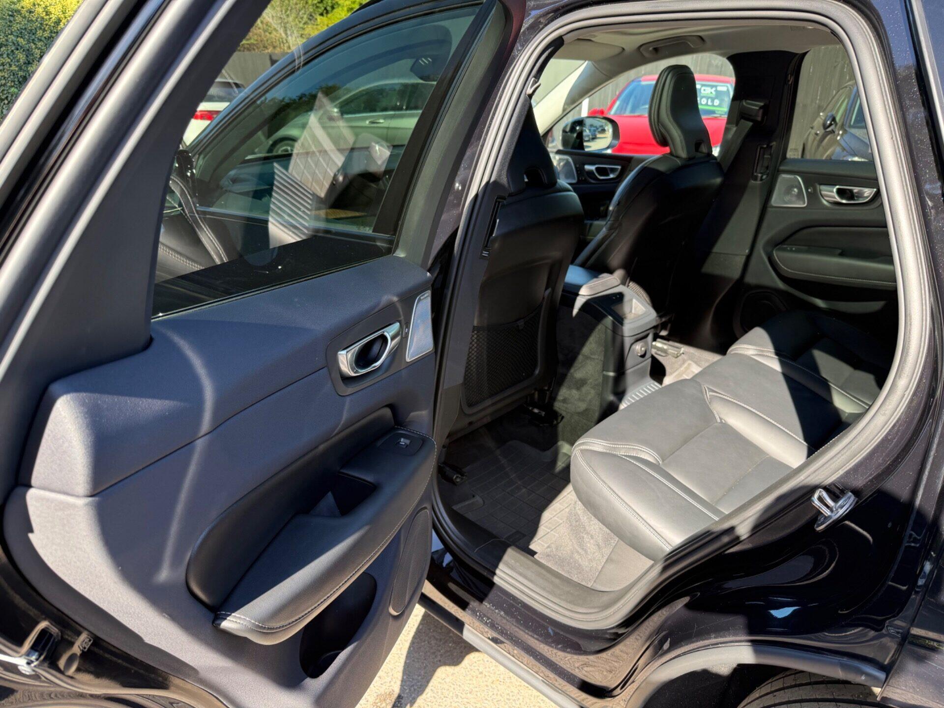 Volvo XC60 view 30
