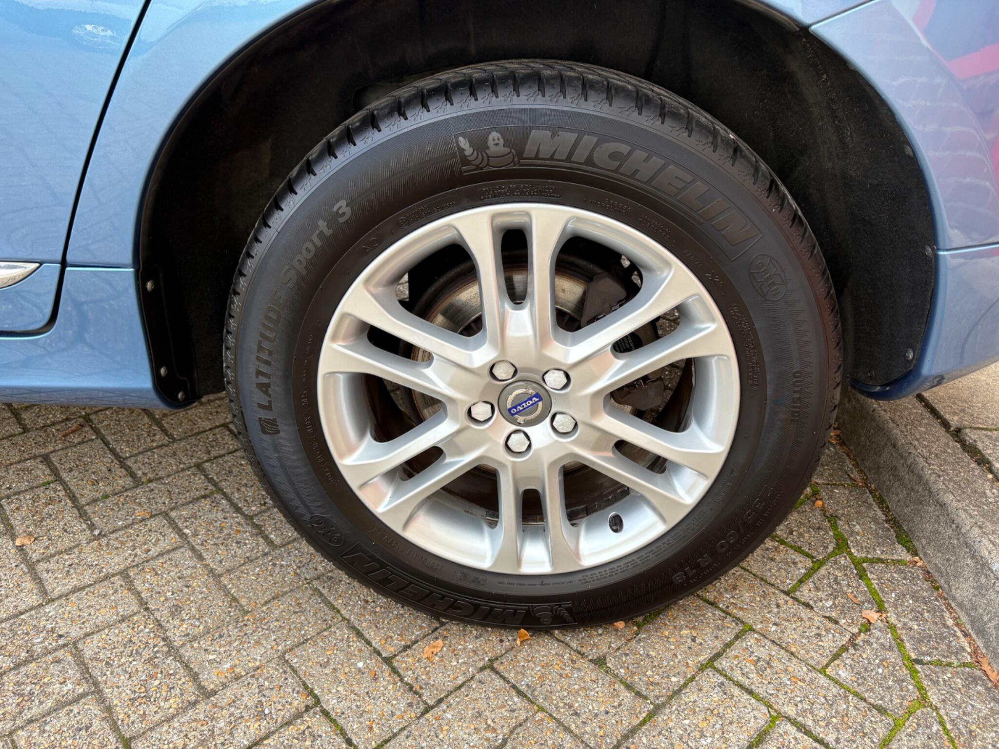 Volvo XC60 view 11