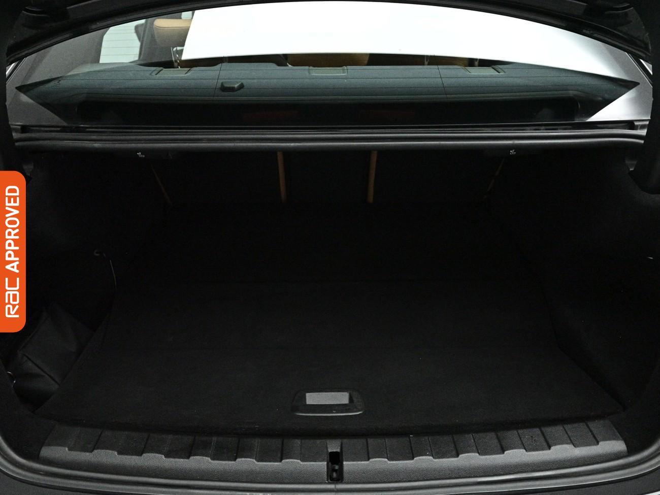 BMW 3 Series view 13