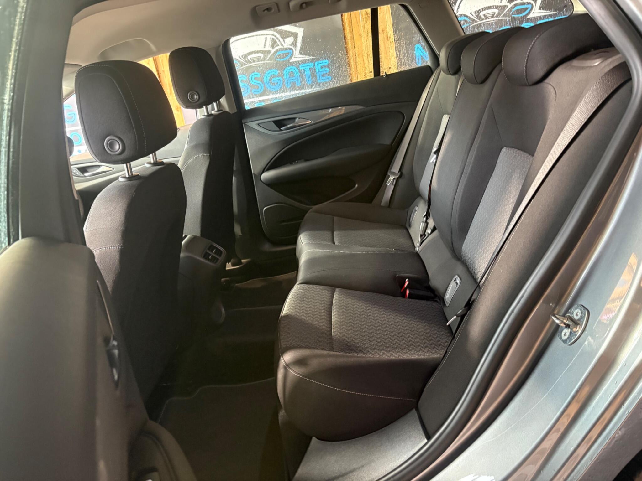 Vauxhall Insignia view 15