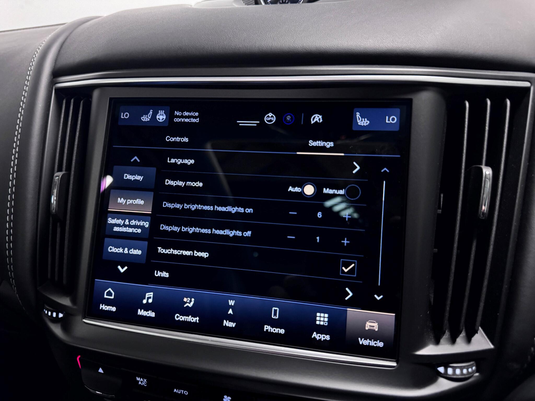 Maserati Levante view 57
