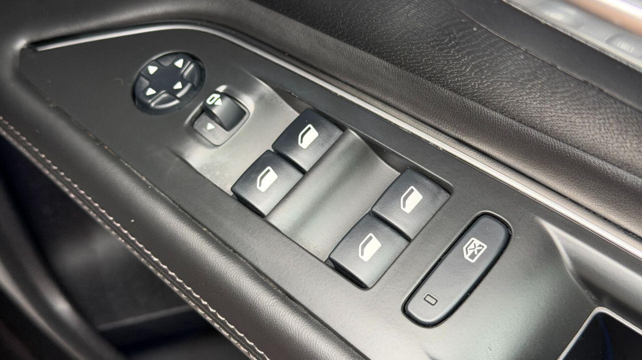 Peugeot 3008 view 34