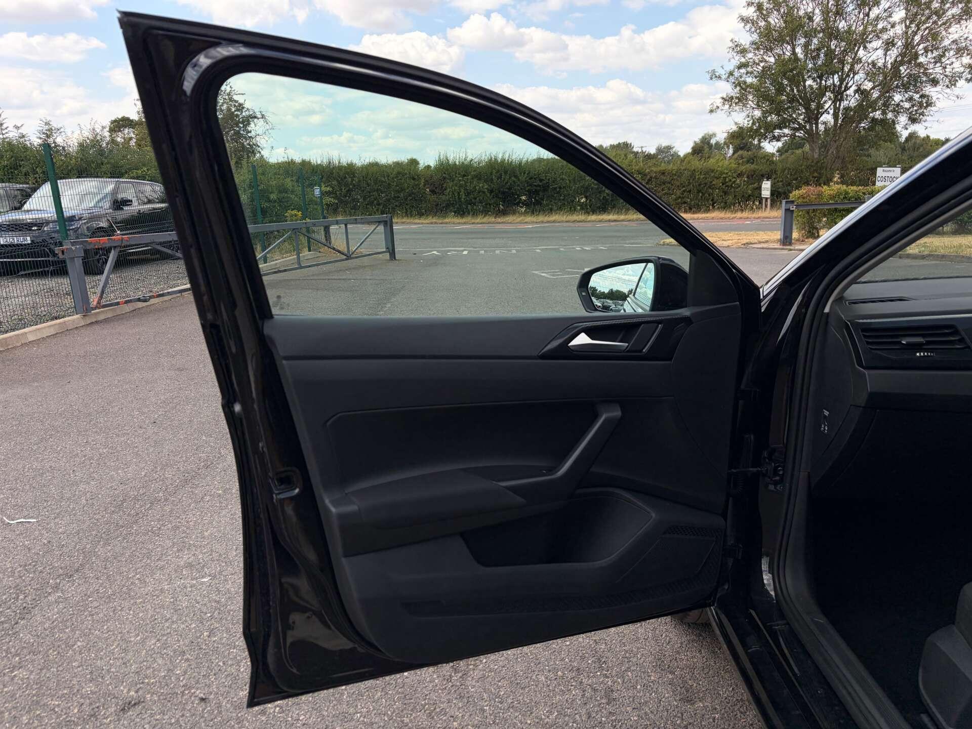 Volkswagen Polo view 14