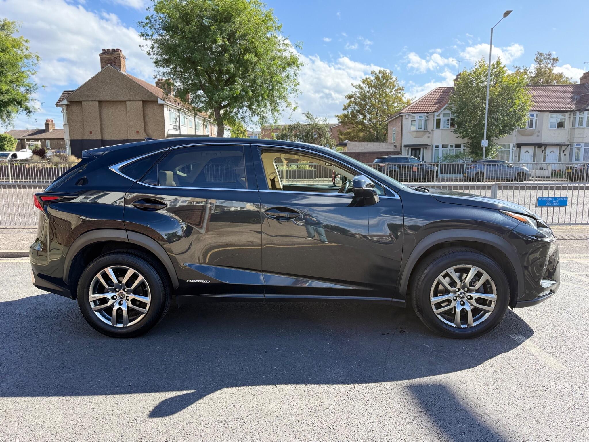 Lexus NX view 9