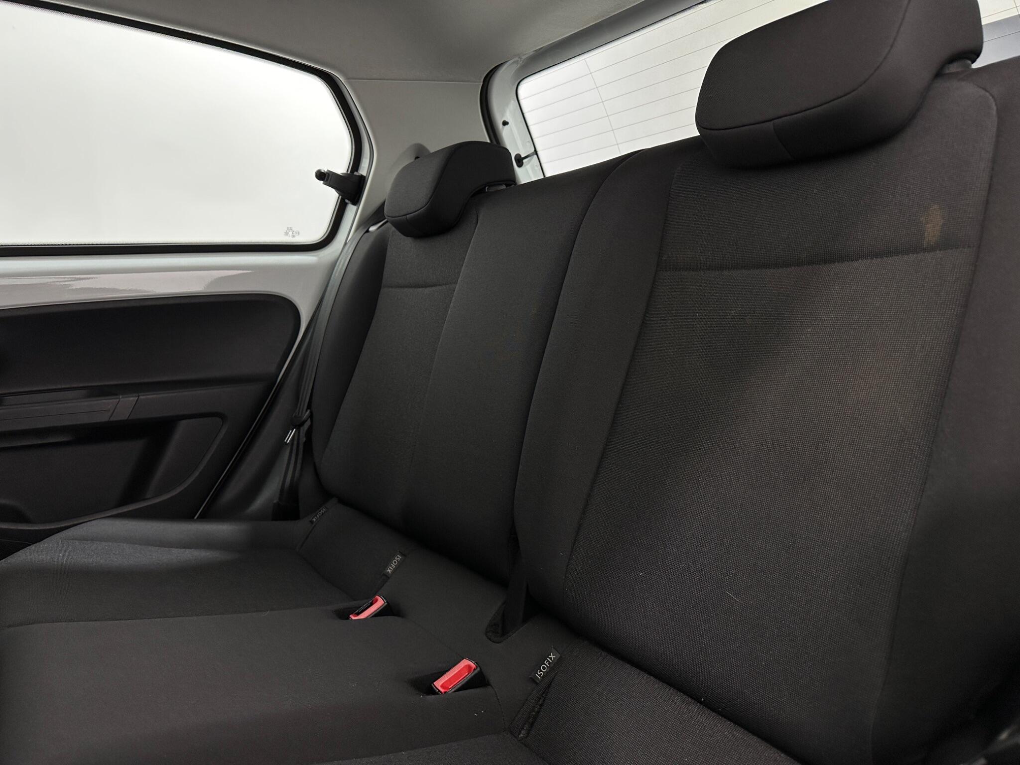 Volkswagen Up! view 33