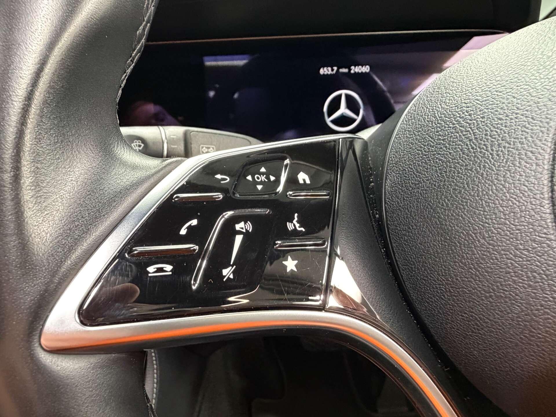 Mercedes-Benz E Class view 21
