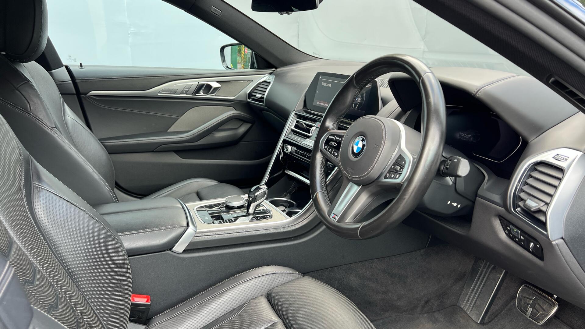 BMW 8 Series view 6