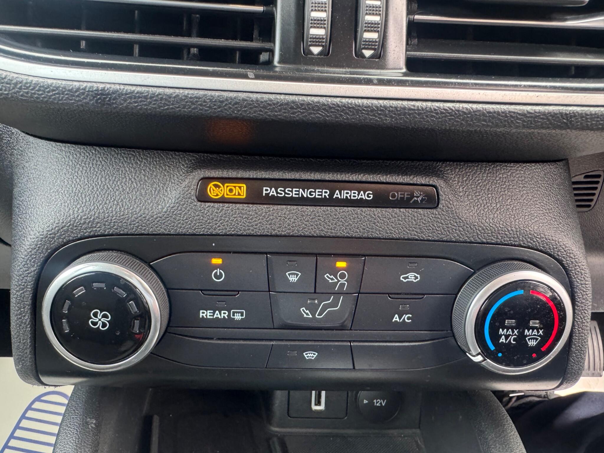 Ford Focus view 20