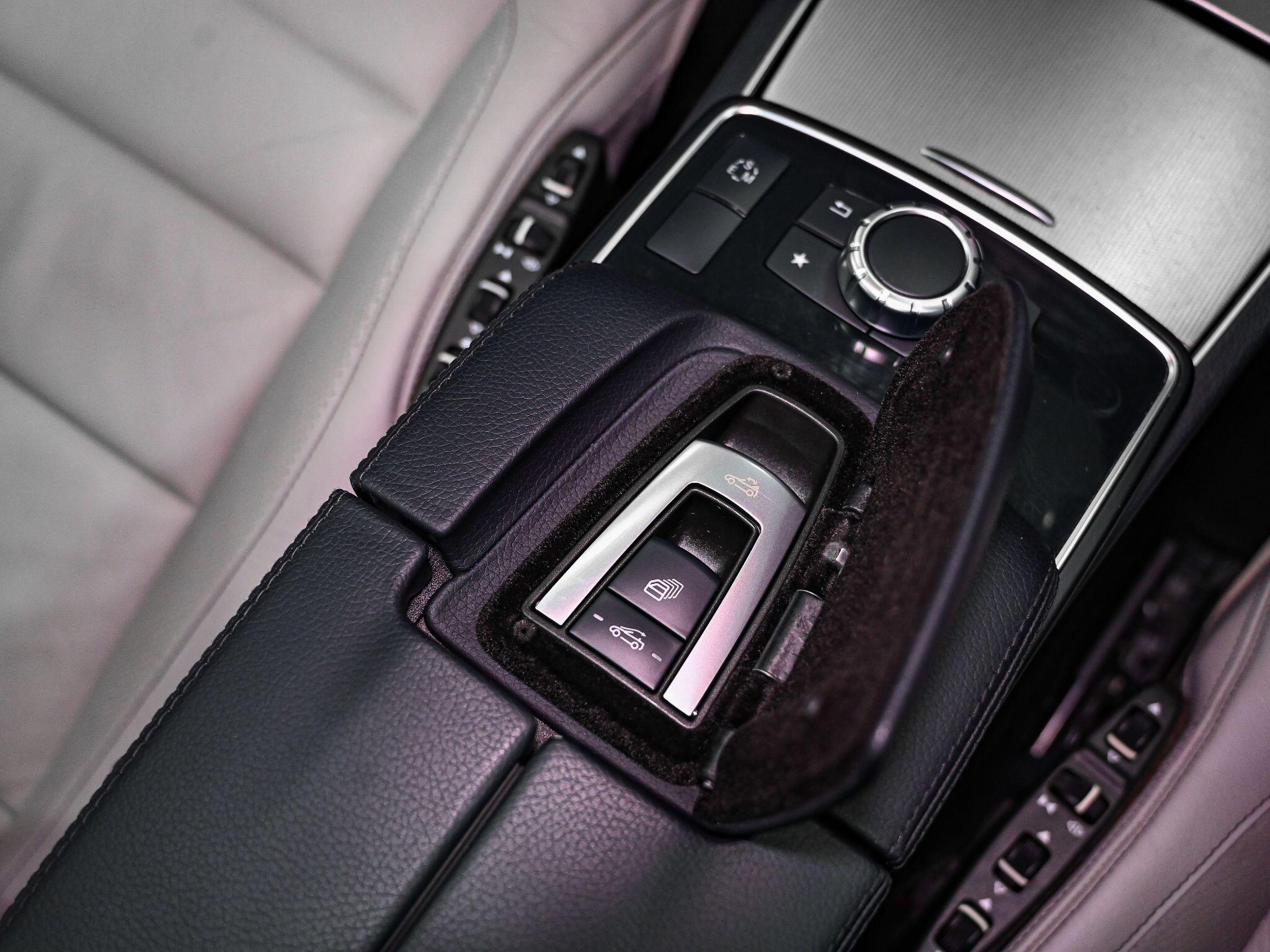 Mercedes-Benz E-Class view 14