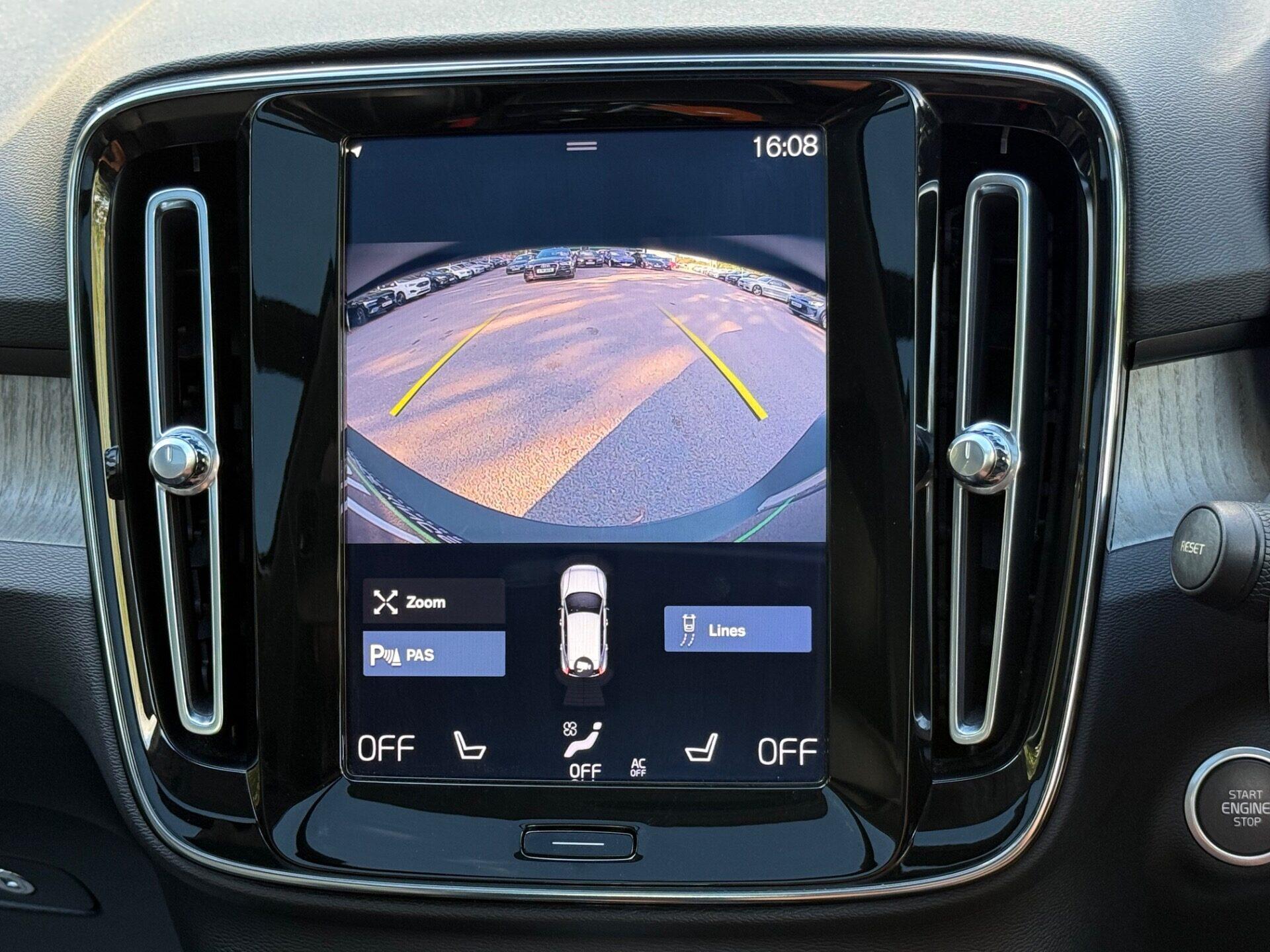 Volvo XC40 view 42