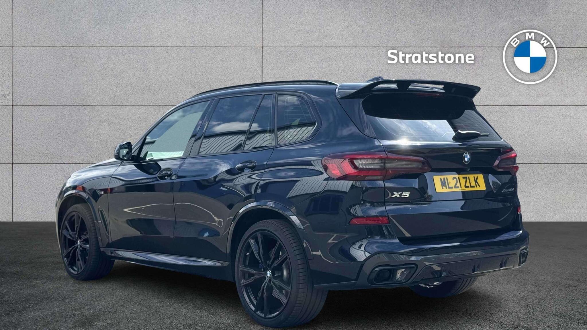 BMW X5 view 2