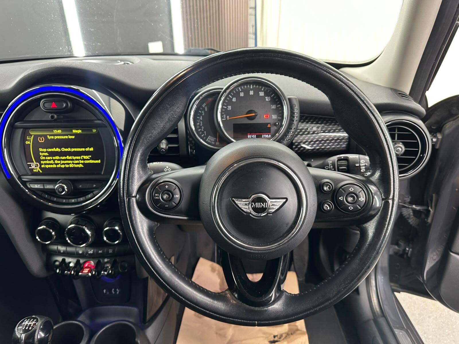 MINI Hatch view 33