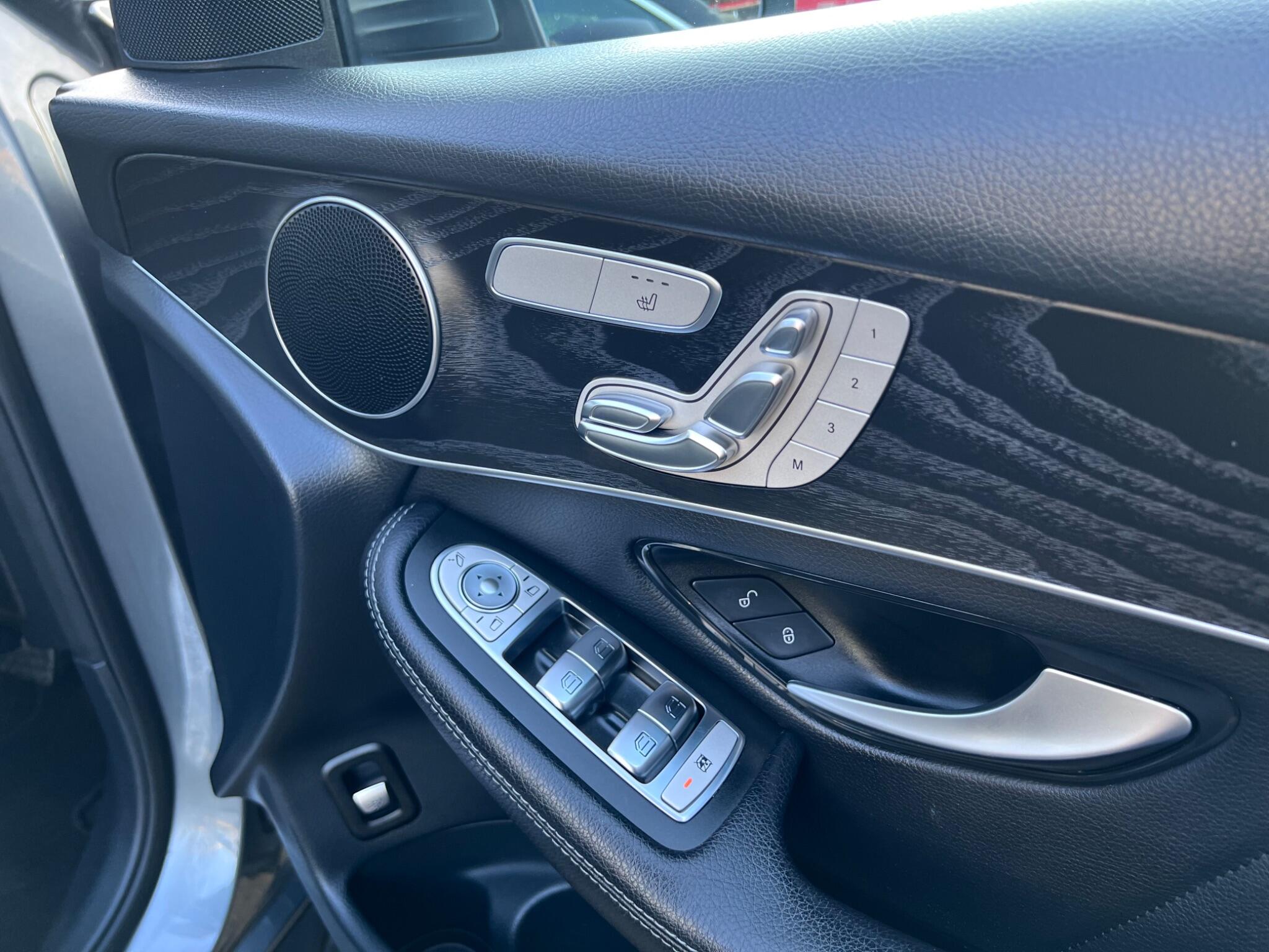 Mercedes-Benz GLC view 28