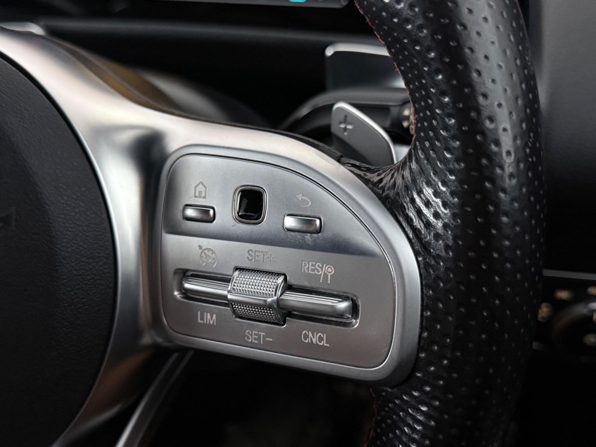 Mercedes-Benz GLB view 16