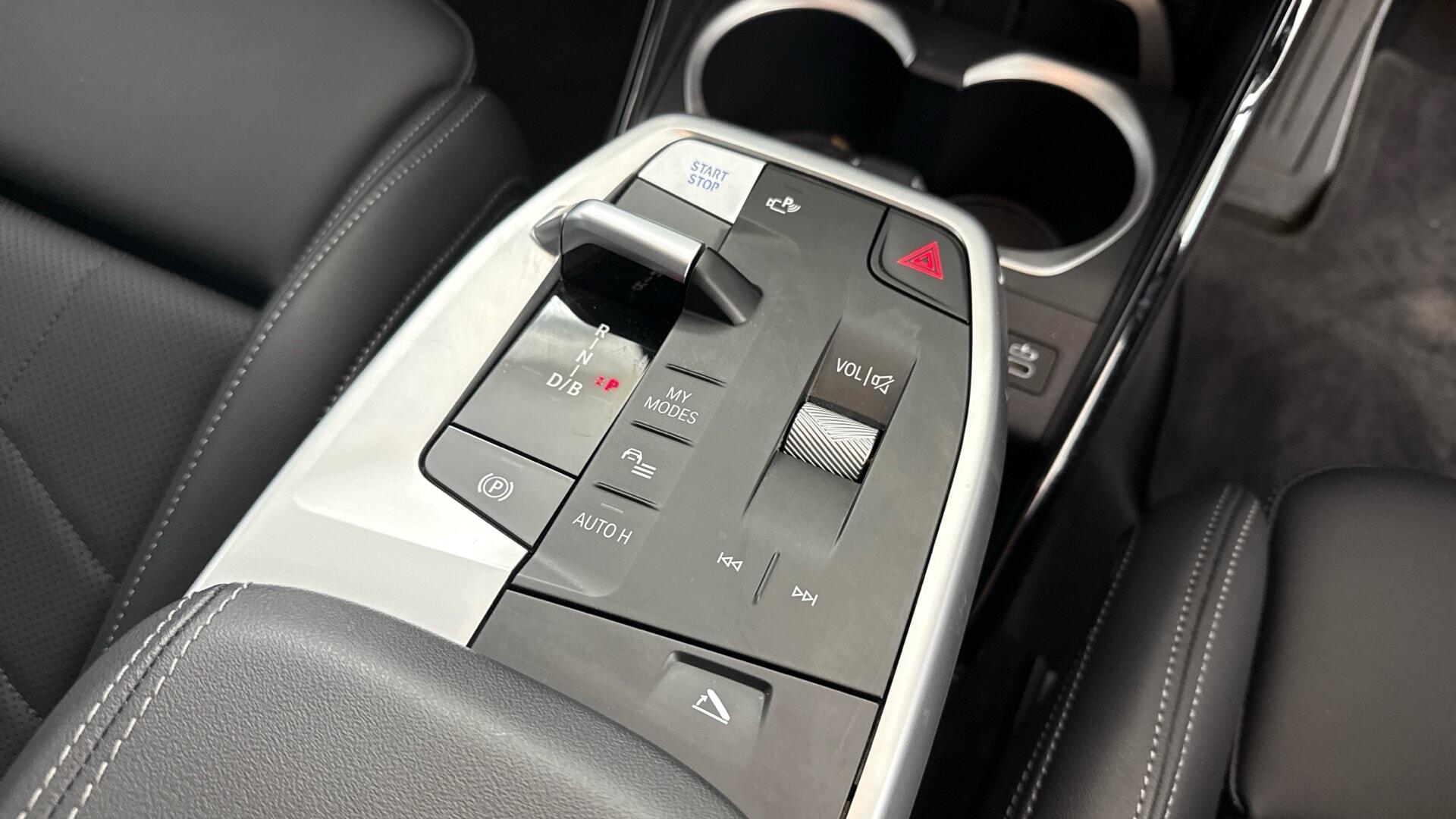 BMW Ix2 view 10