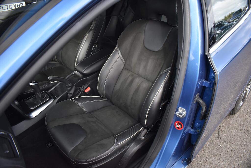 Volvo V40 view 39