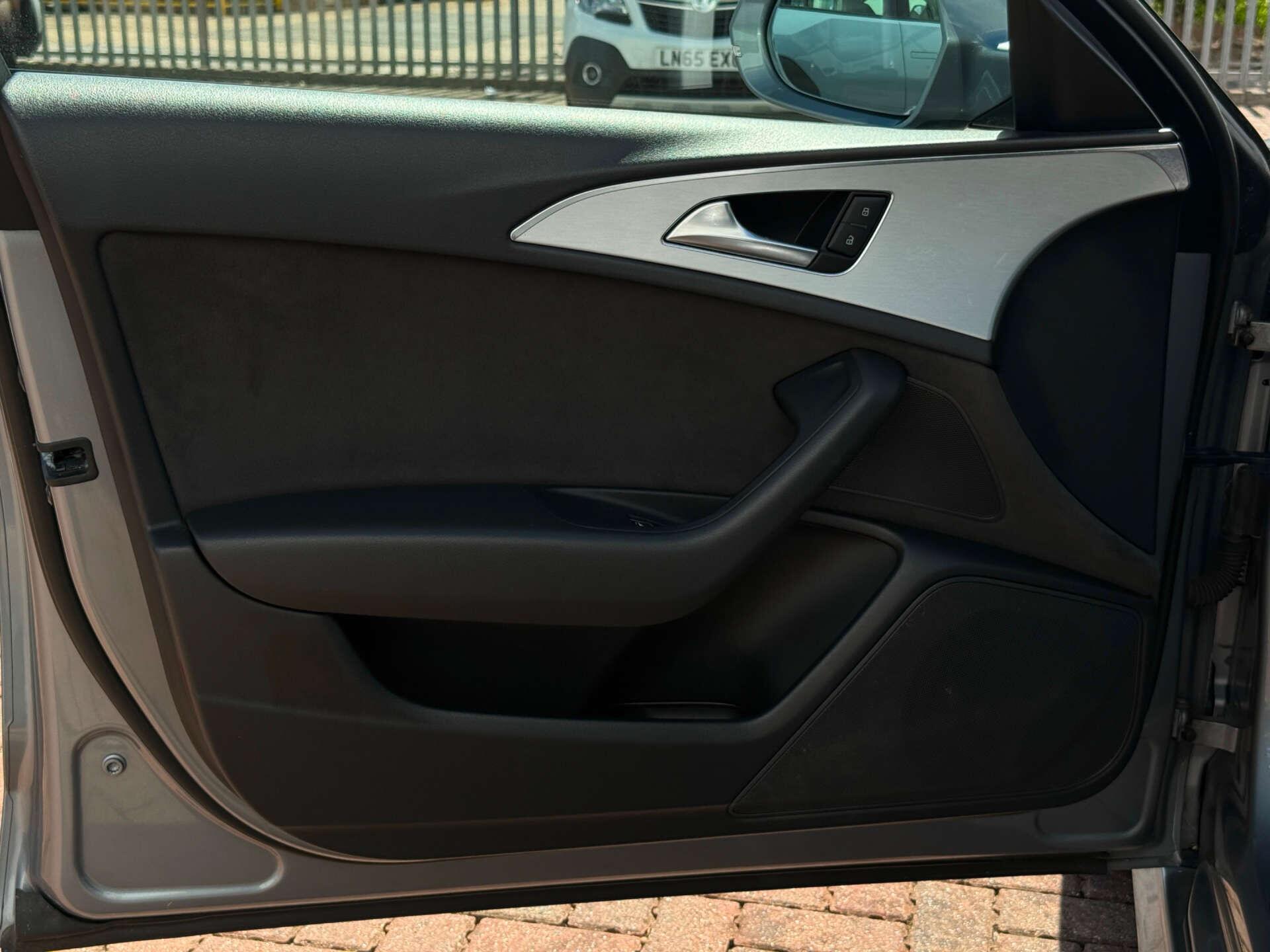 Audi A6 Saloon view 43