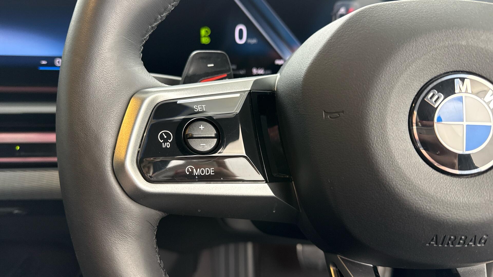 BMW 5 Series view 17