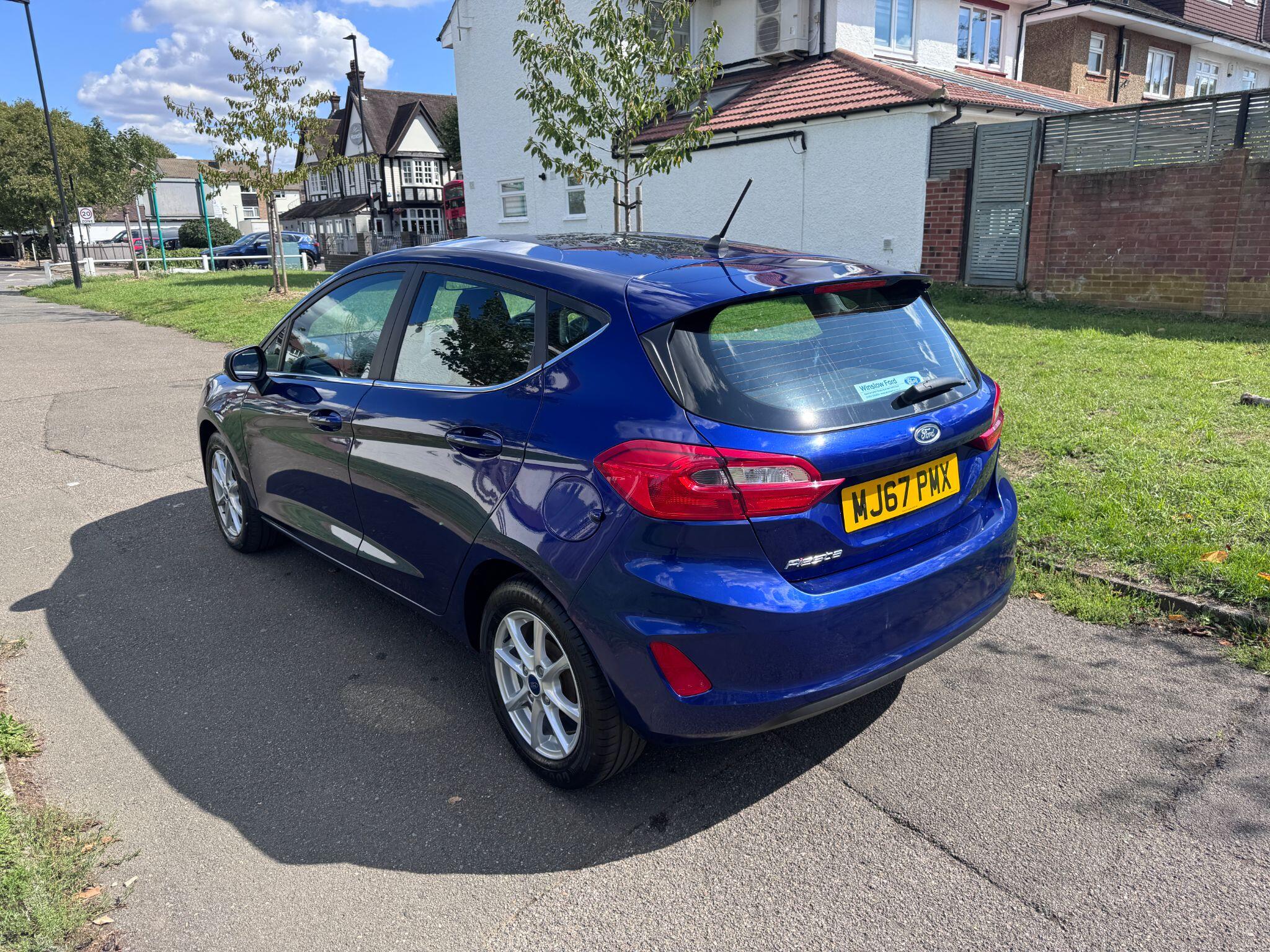 2017 Ford Fiesta image 10