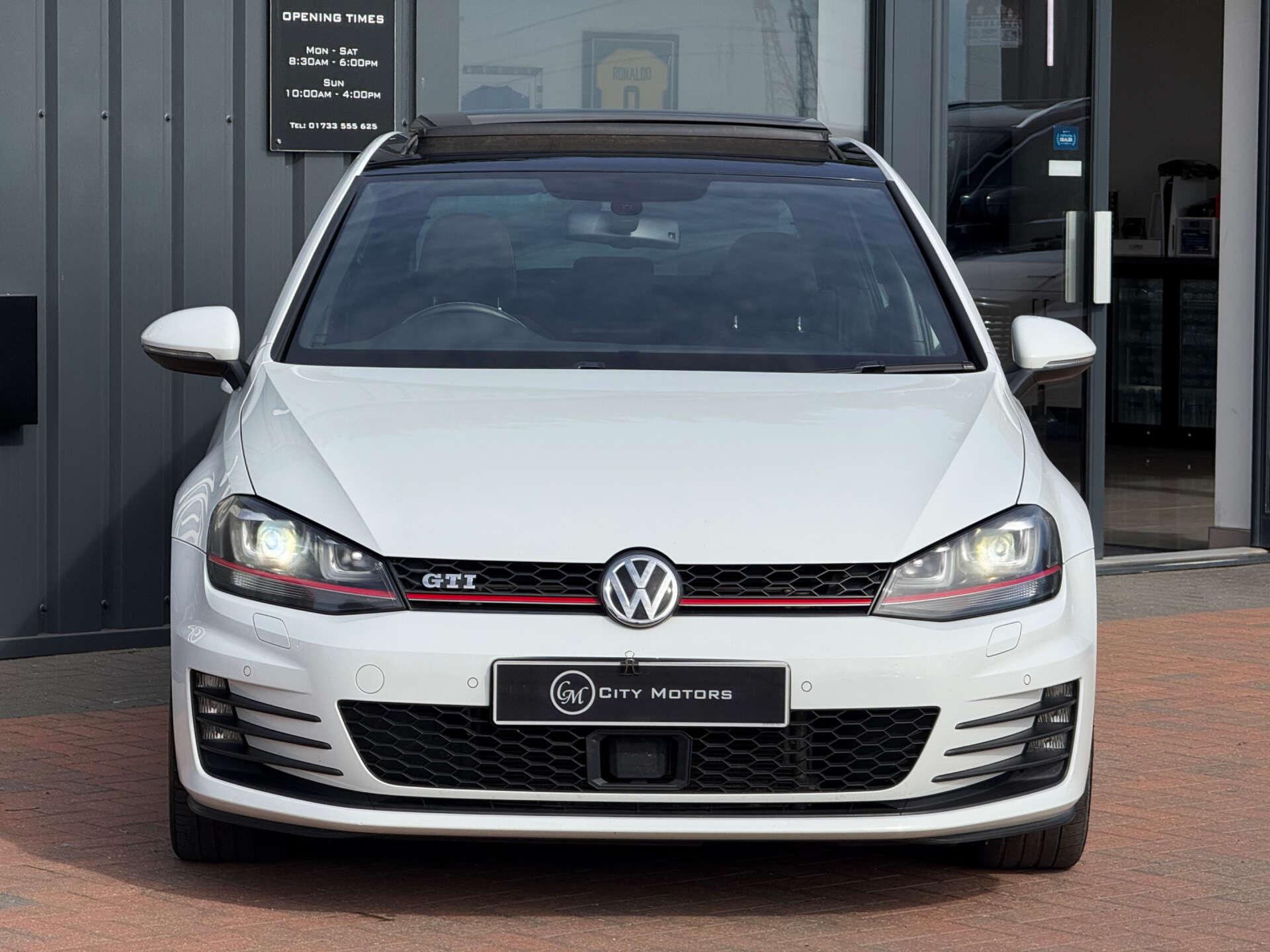 Volkswagen Golf view 14