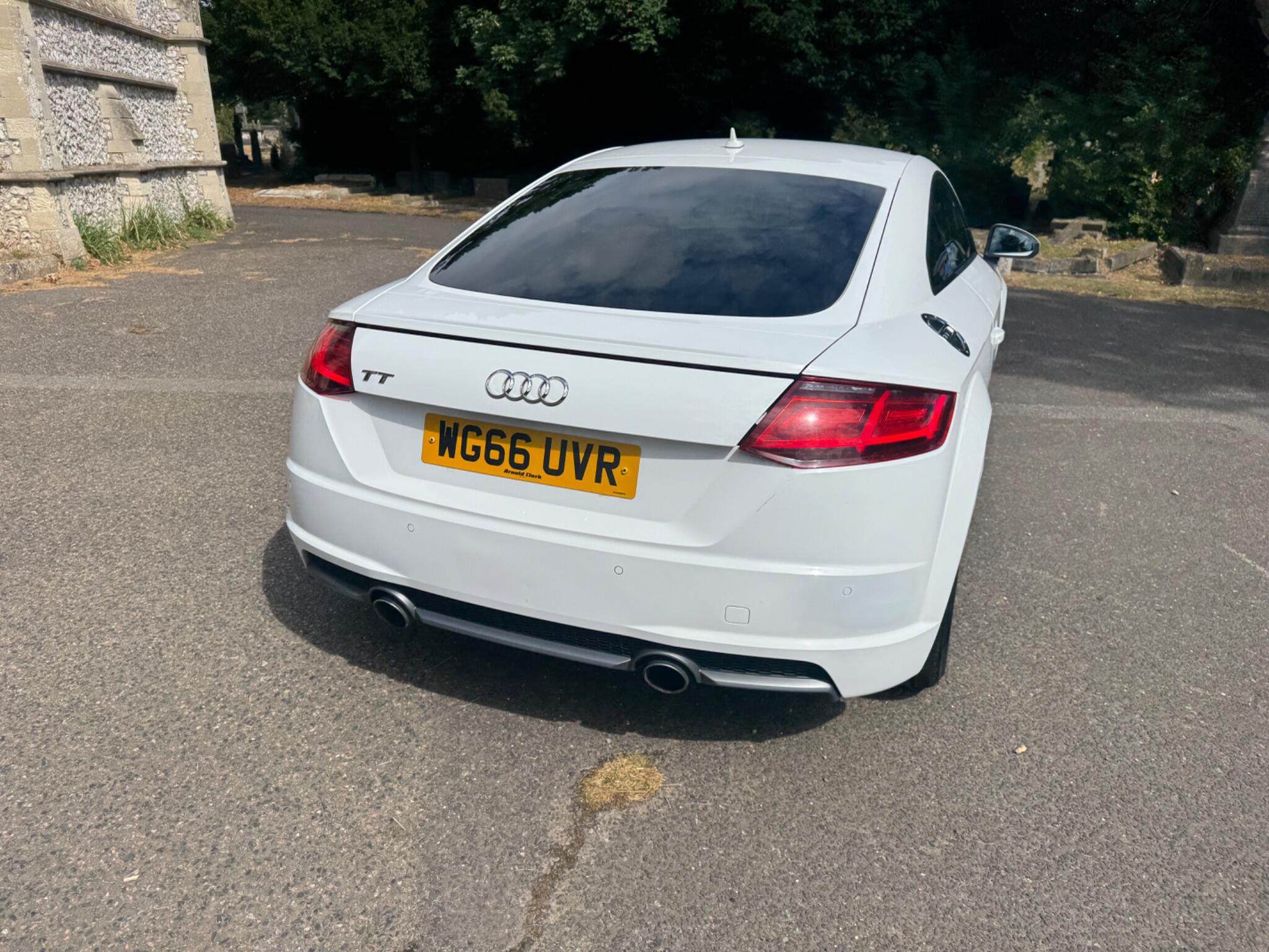 Audi TT view 16