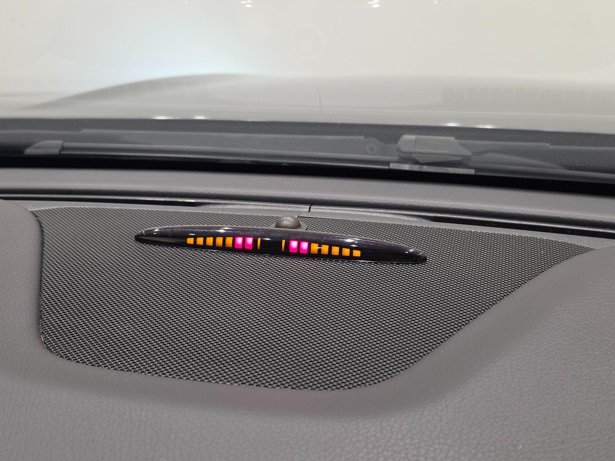 Mercedes-Benz GLA view 33