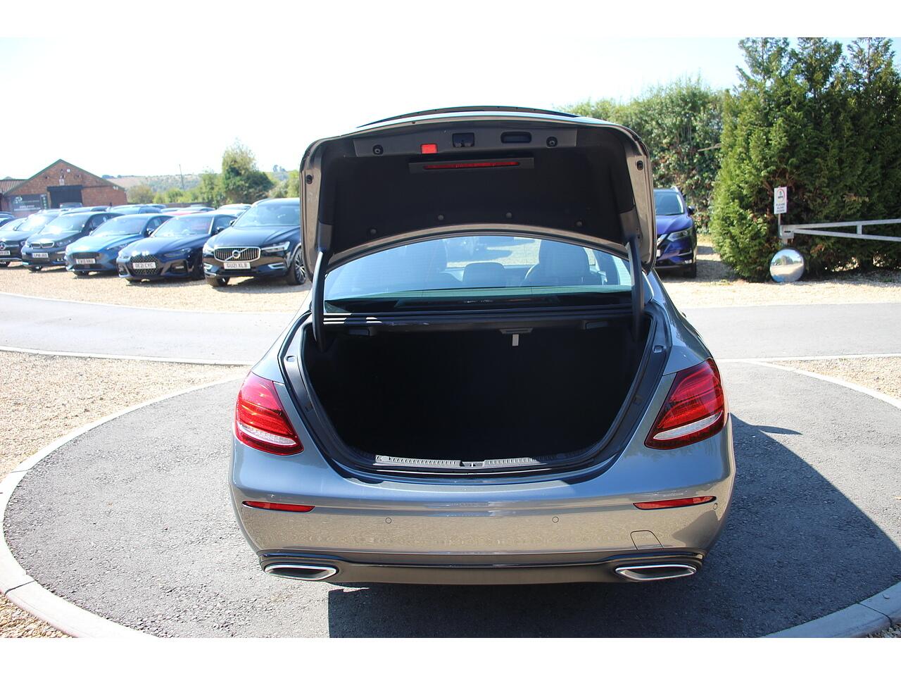 Mercedes-Benz E Class view 36