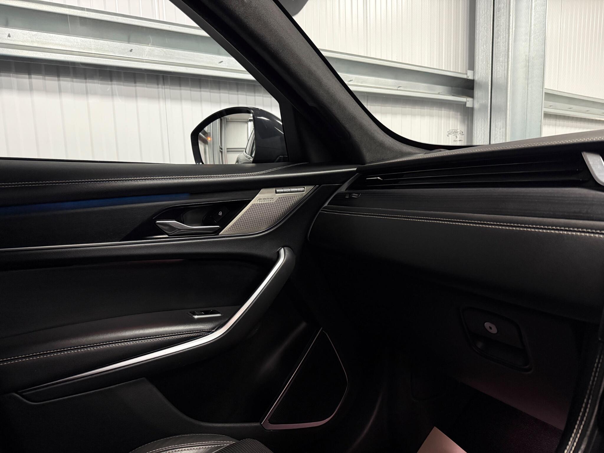 Jaguar F-Pace view 36