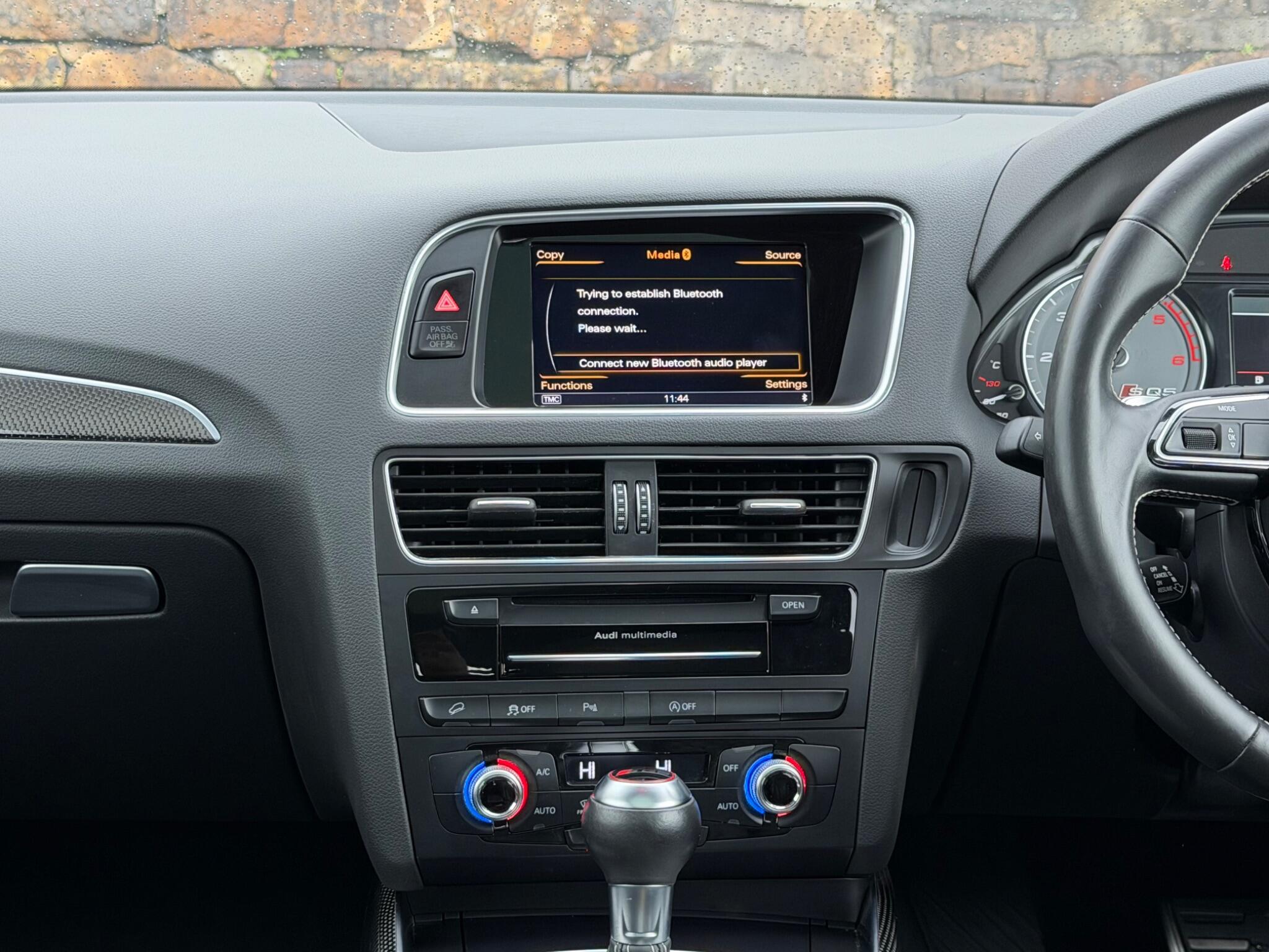 Audi SQ5 view 30