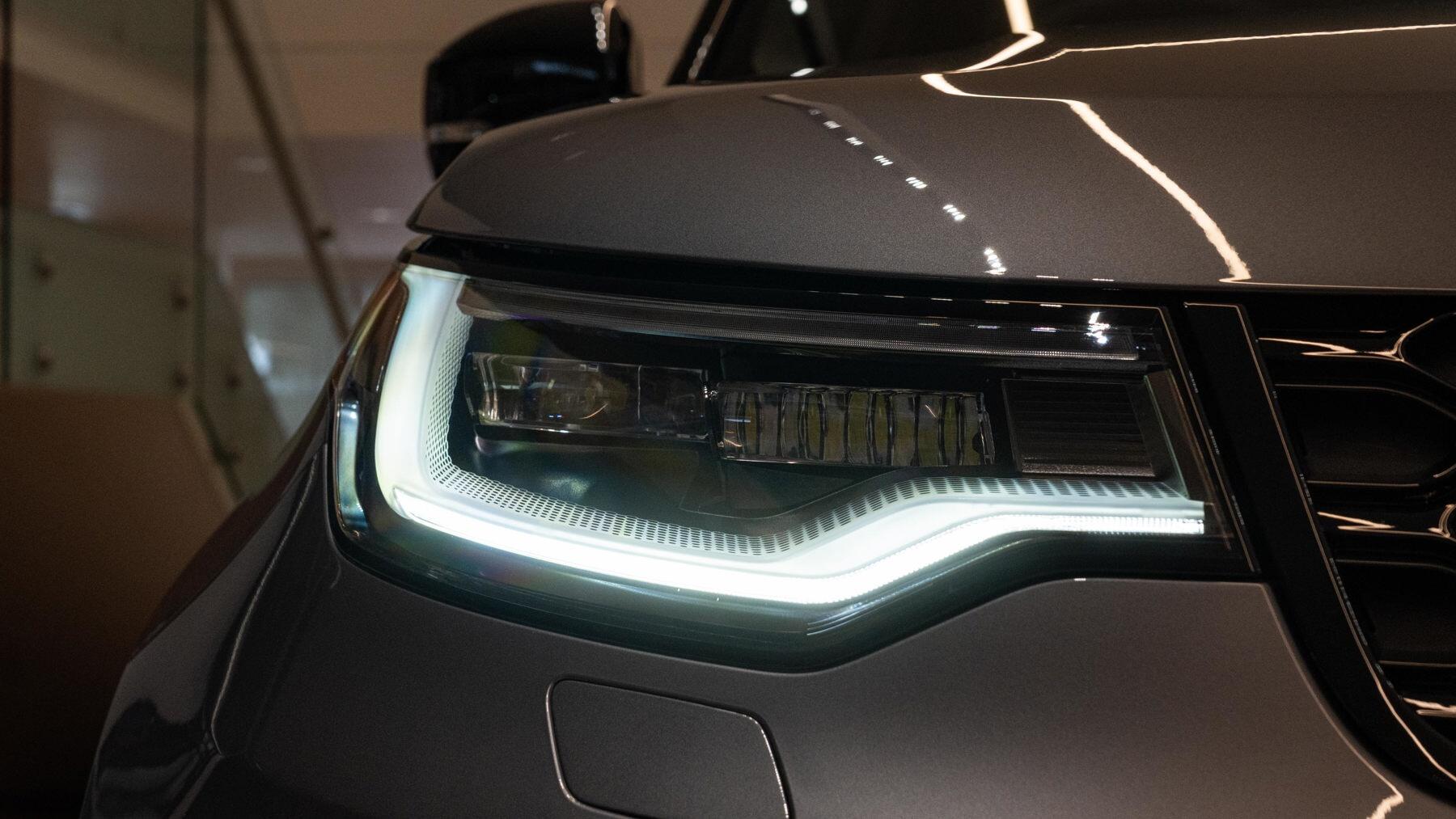 Land Rover Discovery view 25