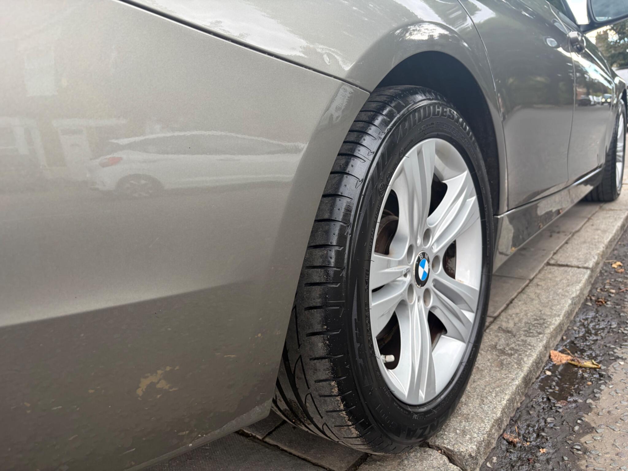 BMW 3 Series view 27