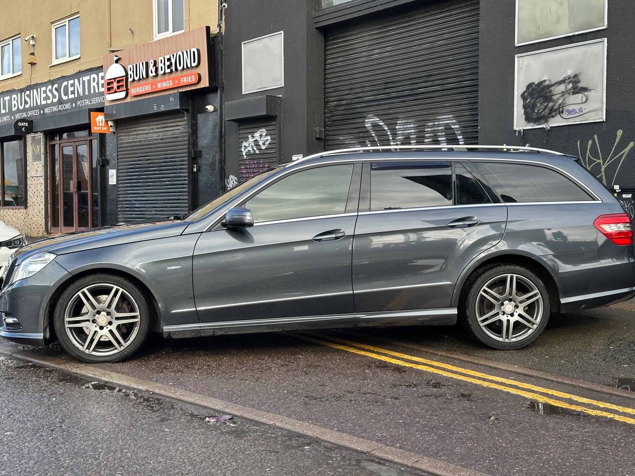 Mercedes-Benz E-Class view 6