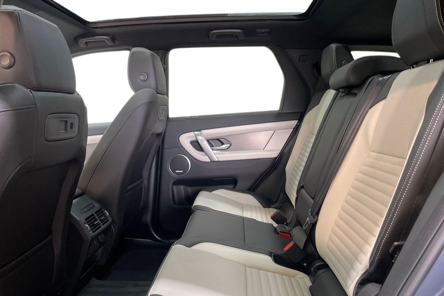 Land Rover Discovery Sport view 4