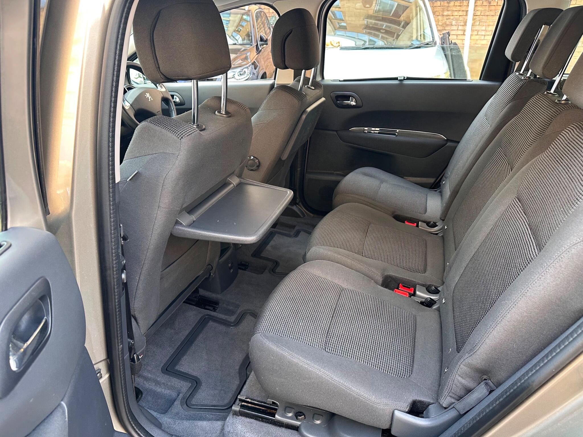 Peugeot 5008 view 24