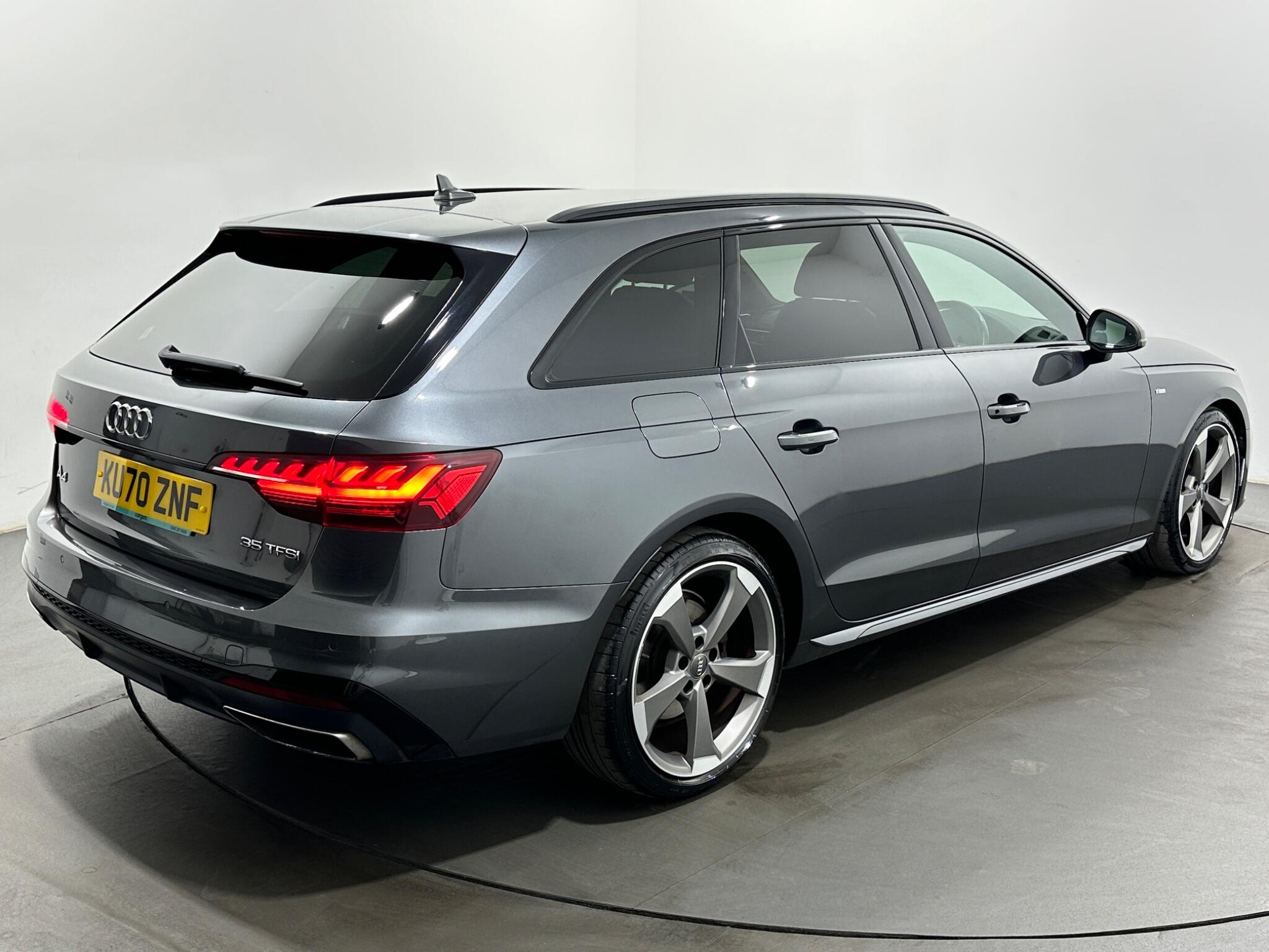 Audi A4 view 52