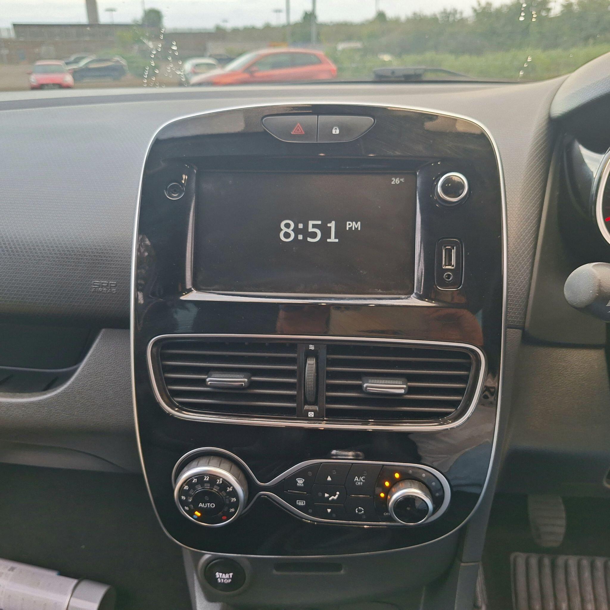 Renault Clio view 14