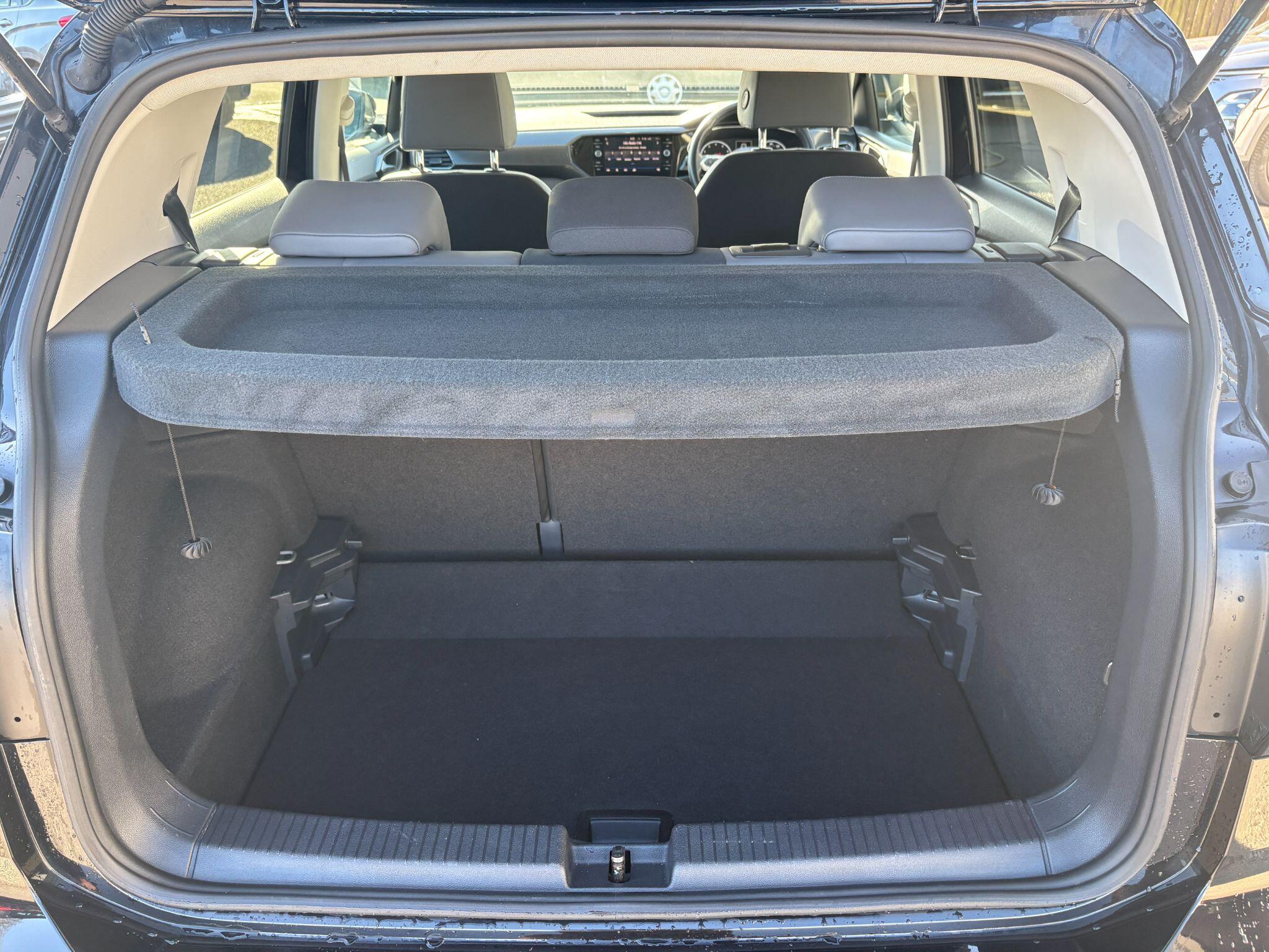 Volkswagen T-Cross view 17