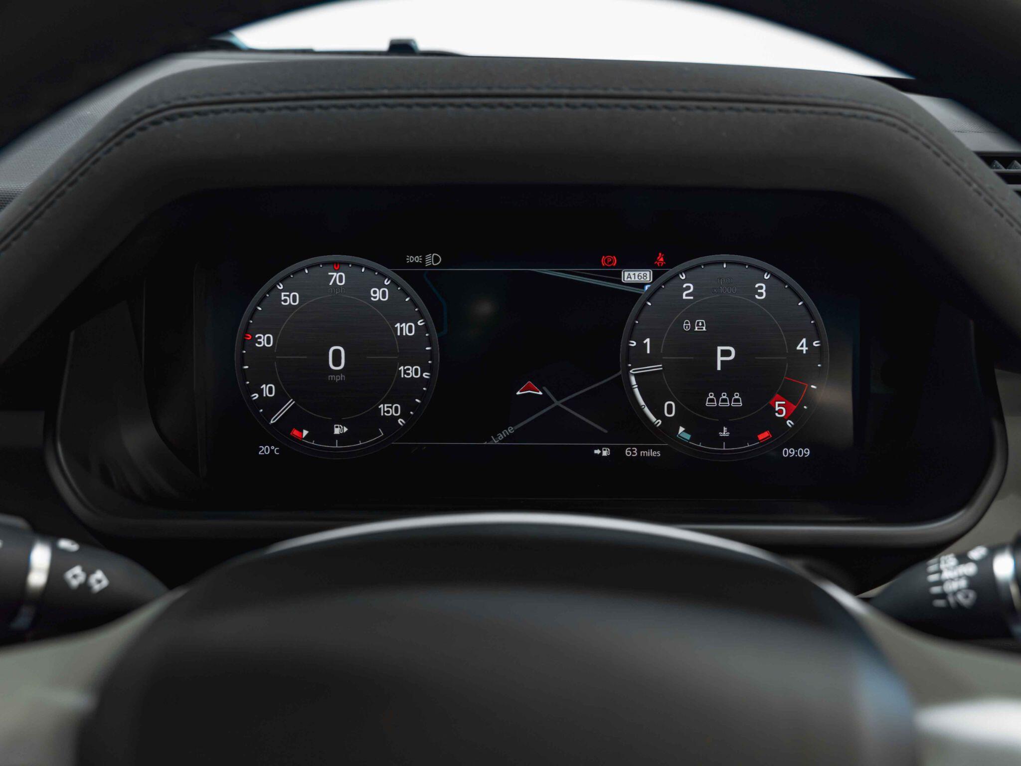 Land Rover Defender 110 view 19