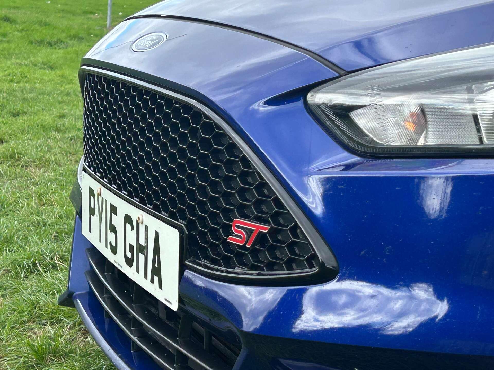 Ford Focus view 10