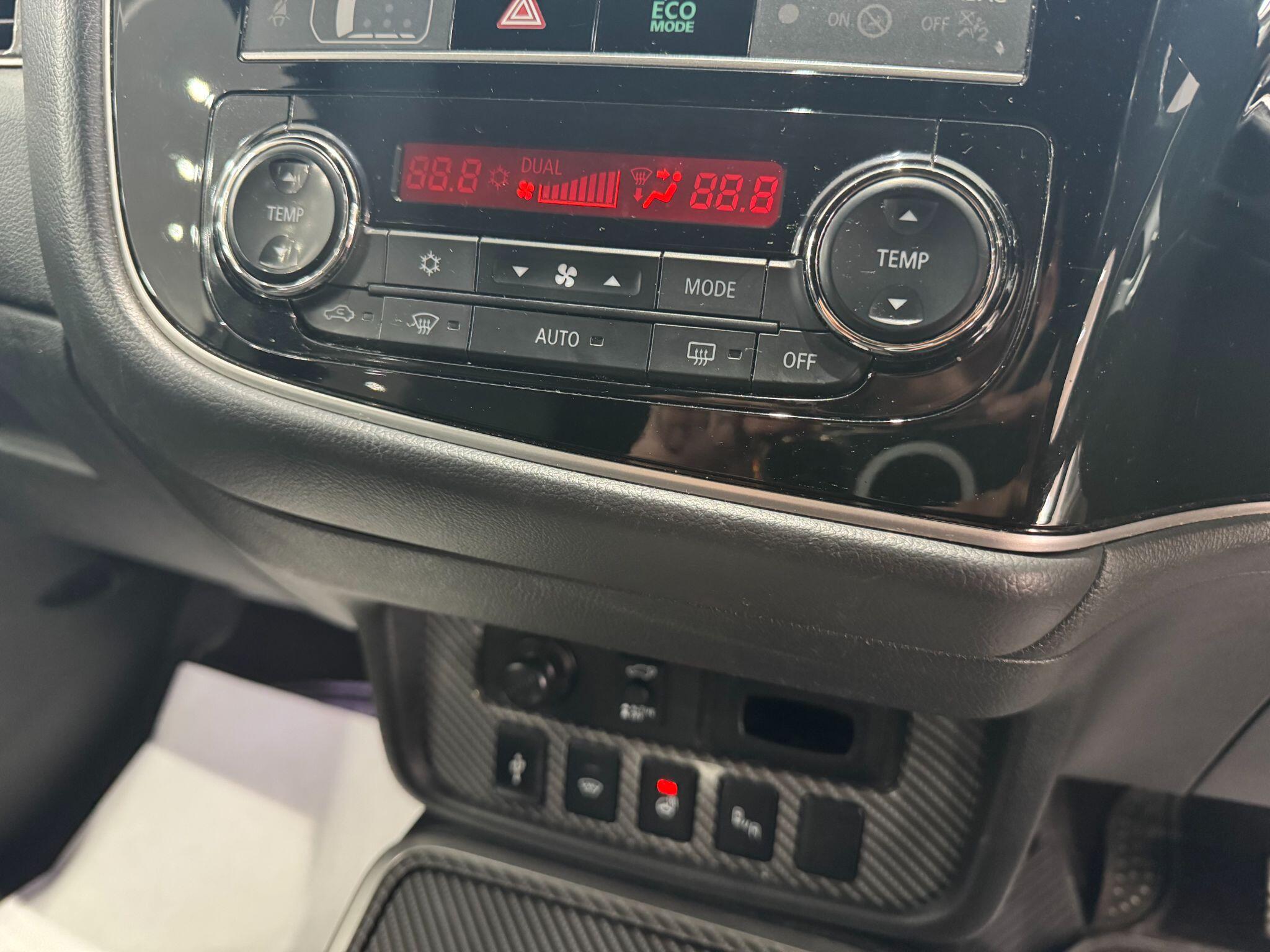 Mitsubishi Outlander view 21