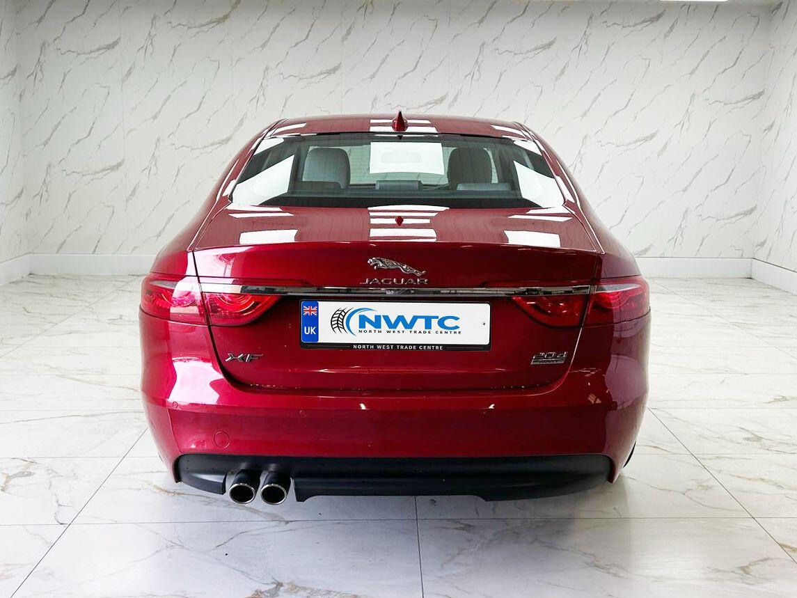 Jaguar XF view 10