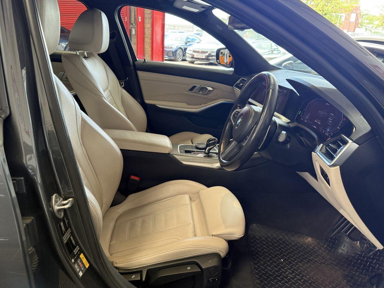 BMW 3 Series view 29