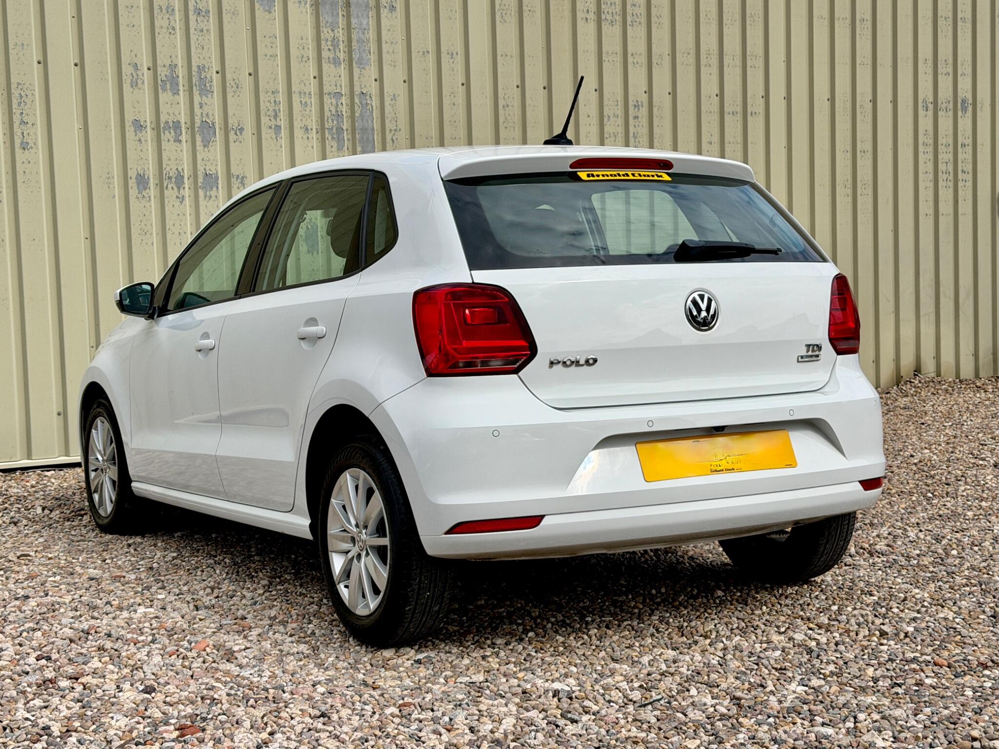 Volkswagen Polo view 5