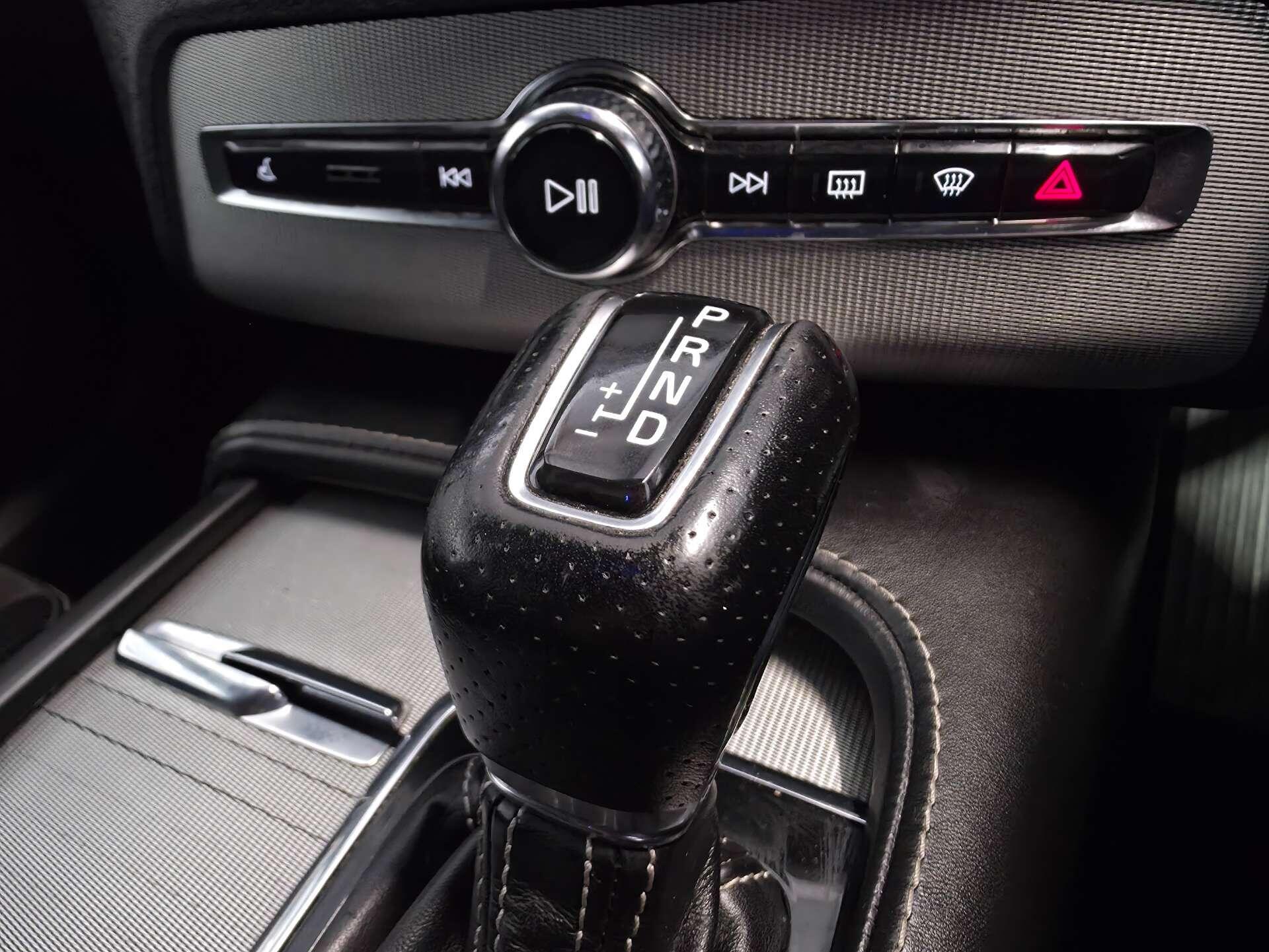 Volvo XC90 view 50