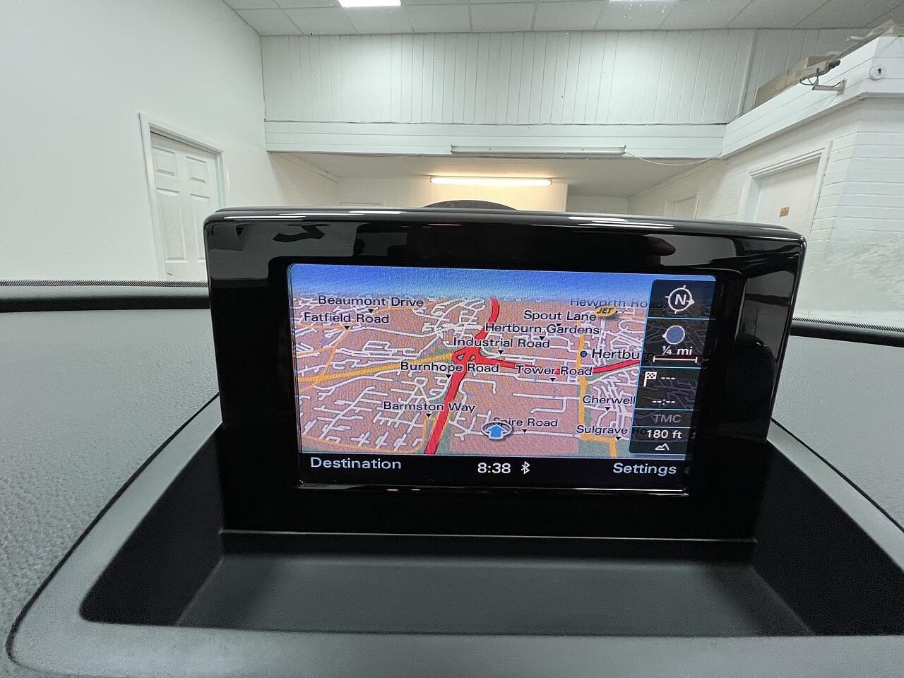 Audi Q3 view 11