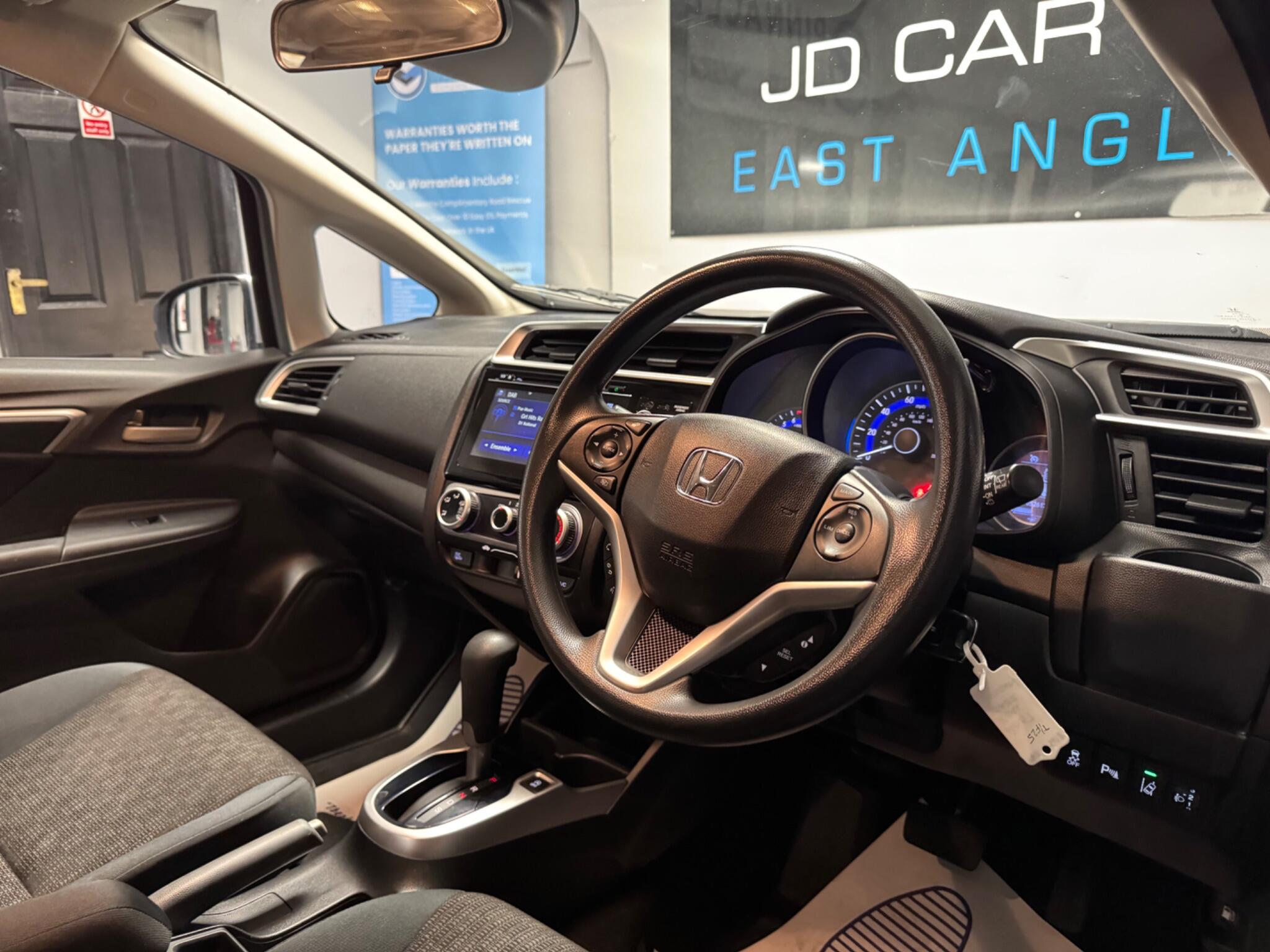 2017 Honda Jazz 1.3 i-VTEC SE CVT Euro 6 (s/s) 5dr • 52,600 miles image 18