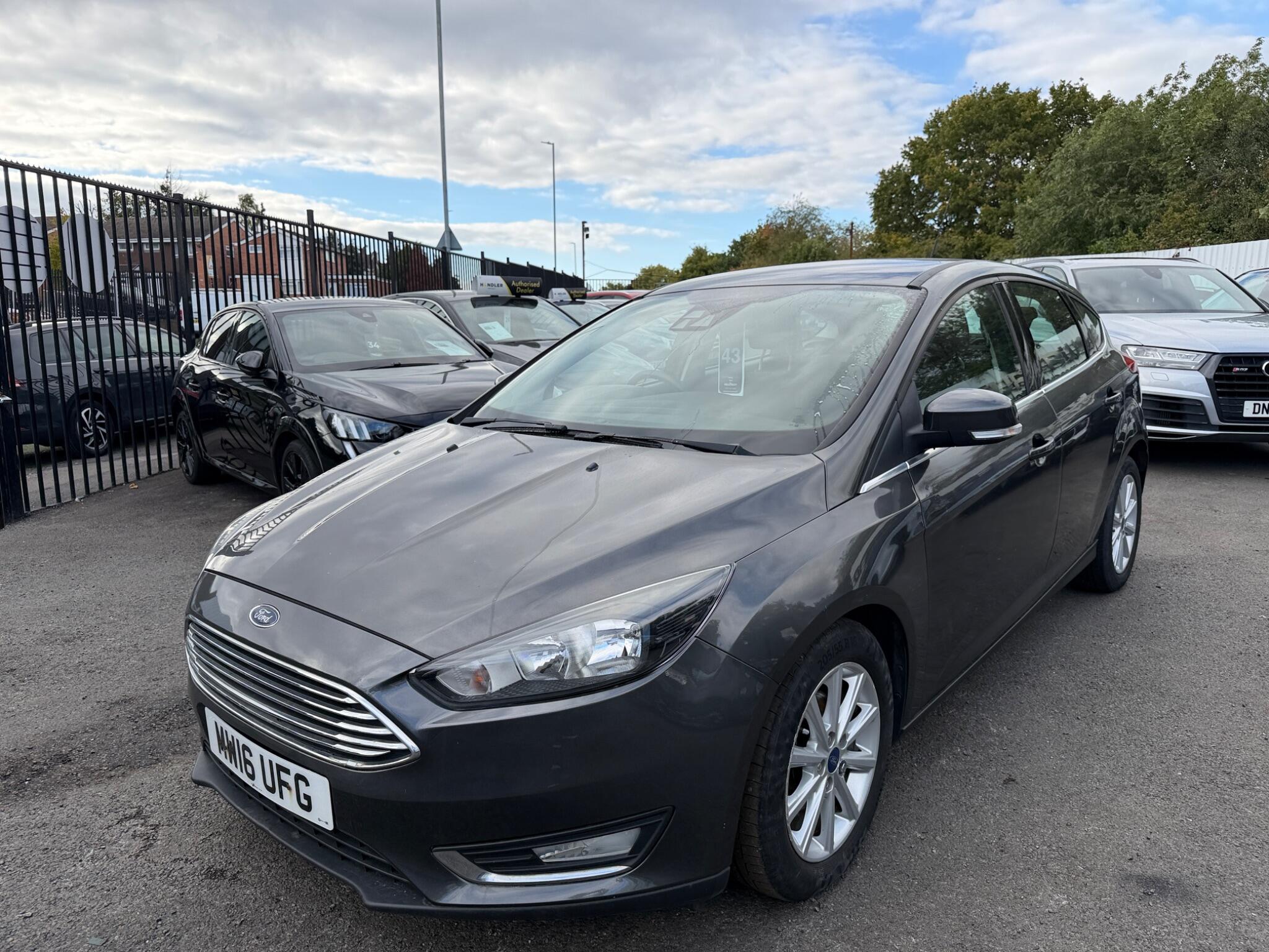 Ford Focus view 6