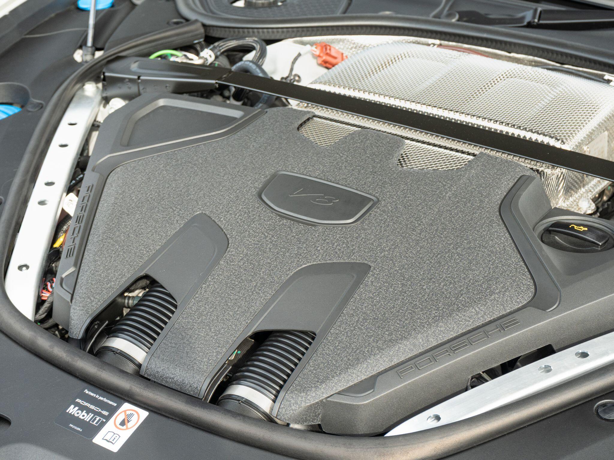 Porsche Panamera view 21