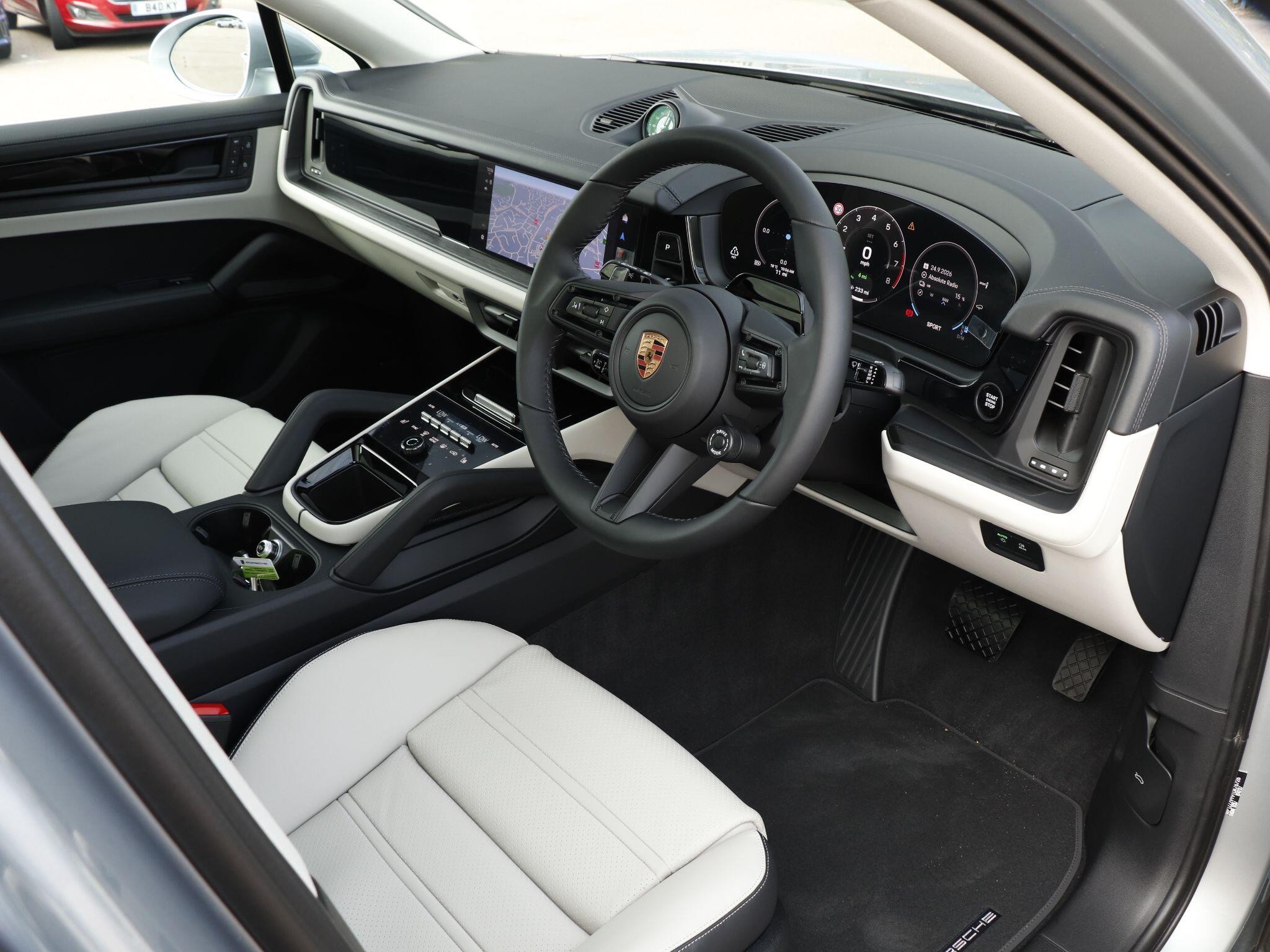 Porsche Cayenne view 10